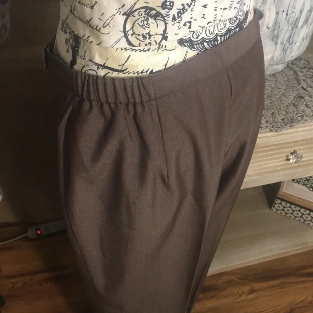 NORTON McNaughton  Petite rich brown poly/rayon dress slack